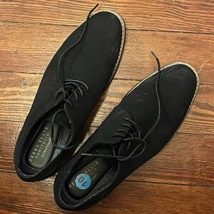 Size 10 Perry Ellis black dress shoes